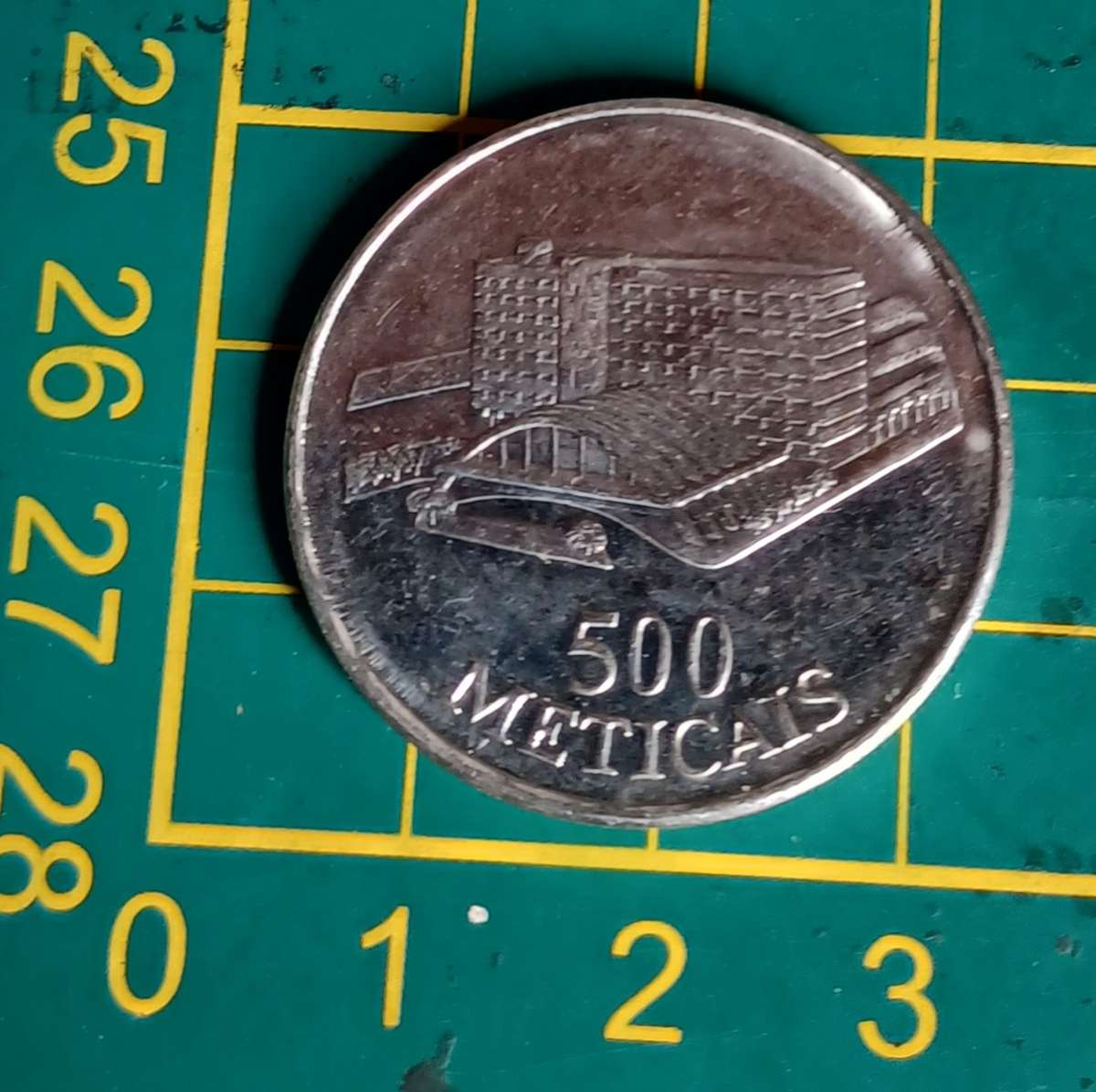 1994 ~ Mozambique ~ 500 meticals