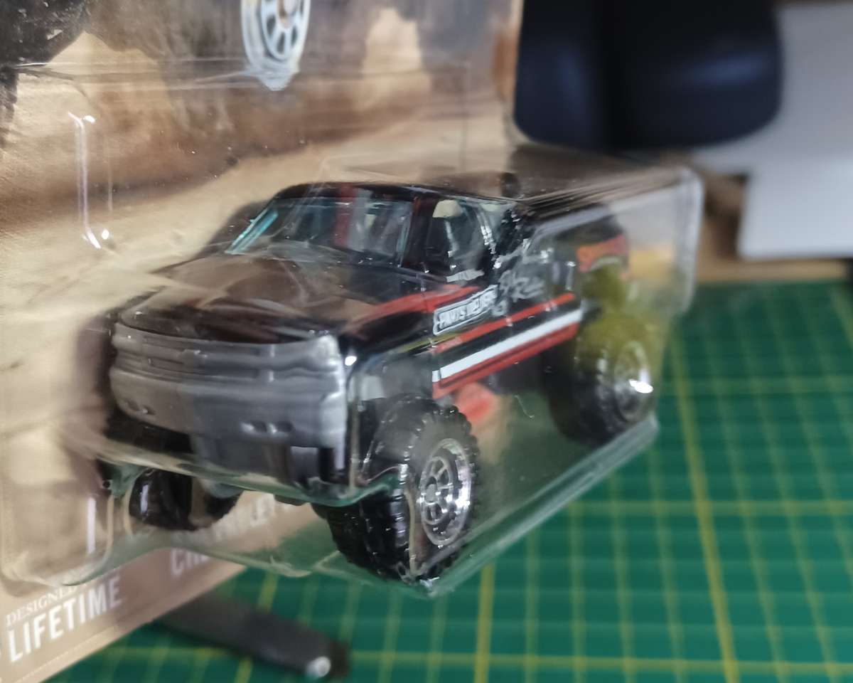 2024 Long Card ~ Matchbox Trucks 5/5 ~ Chevrolet Silverado 4x4