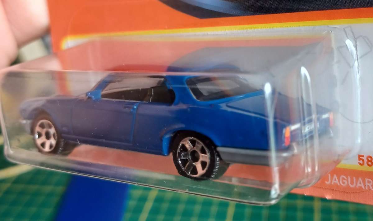 2023 Short Card ~ Matchbox 58/100 ~ 1977 Jaguar XJ6C