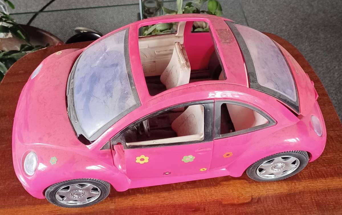 Barbie Volkswagen New Beetle  Convertible, Mattel Vintage 2000's Rare (sad condition)
