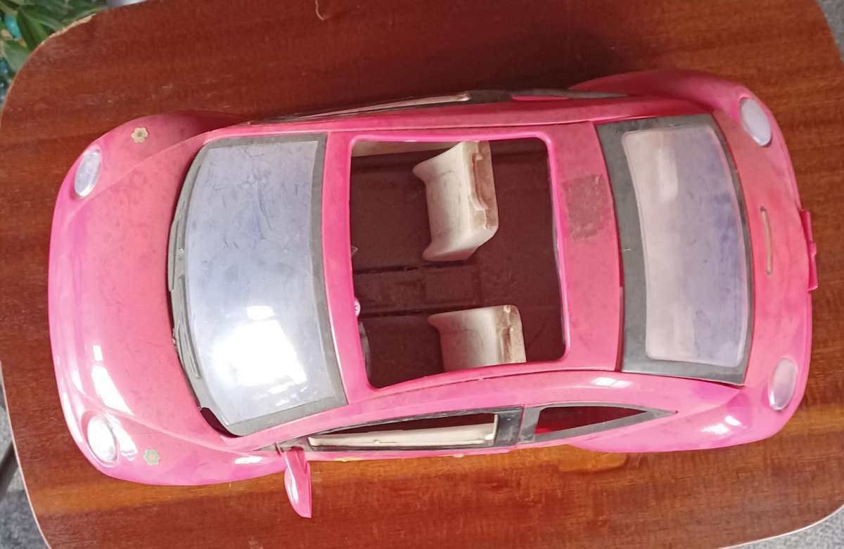 Barbie Volkswagen New Beetle  Convertible, Mattel Vintage 2000's Rare (sad condition)
