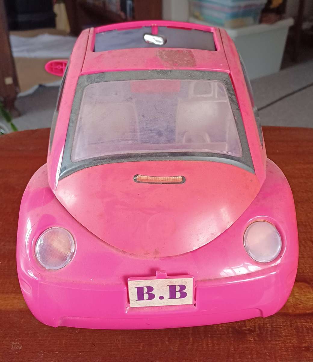 Barbie Volkswagen New Beetle  Convertible, Mattel Vintage 2000's Rare (sad condition)