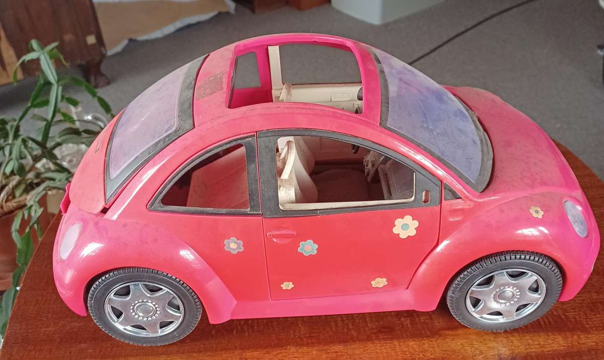 Barbie Volkswagen New Beetle  Convertible, Mattel Vintage 2000's Rare (sad condition)