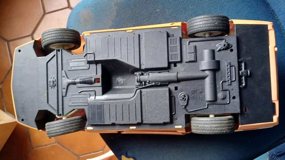 Barbie Chevrolet Corvette Mattel Vintage 80's (sad condition)