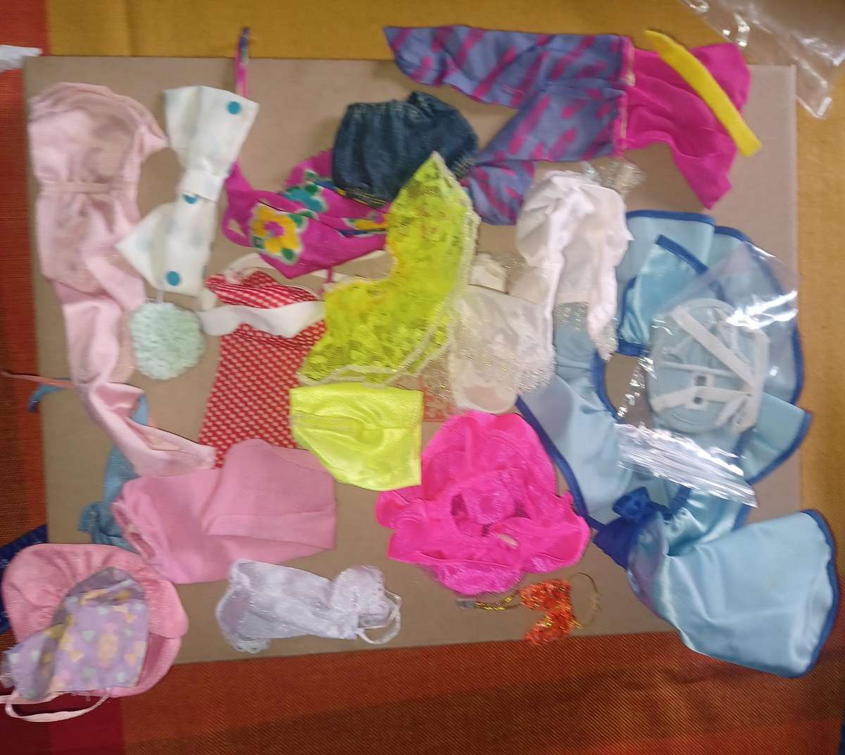 Barbie / other dolls  cloths