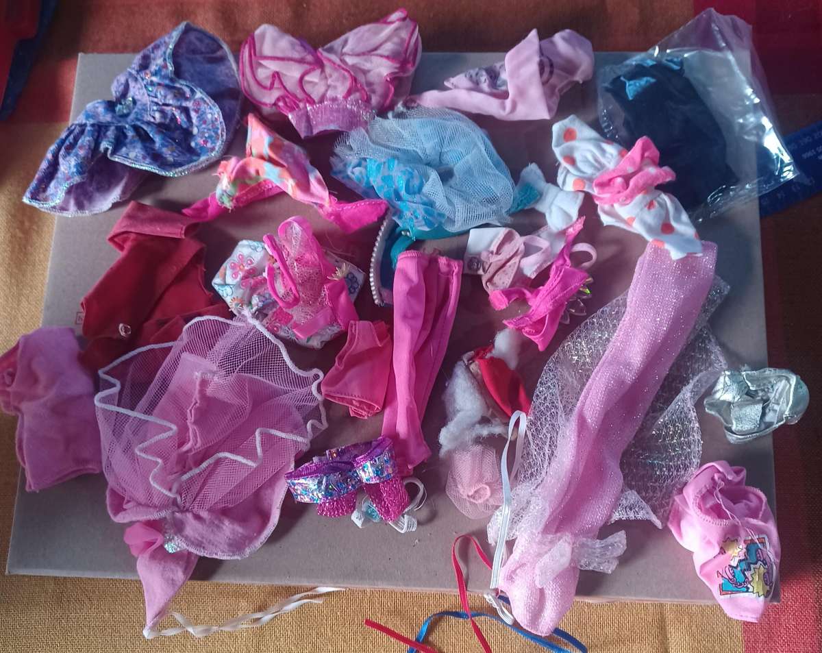 Barbie / other dolls  cloths