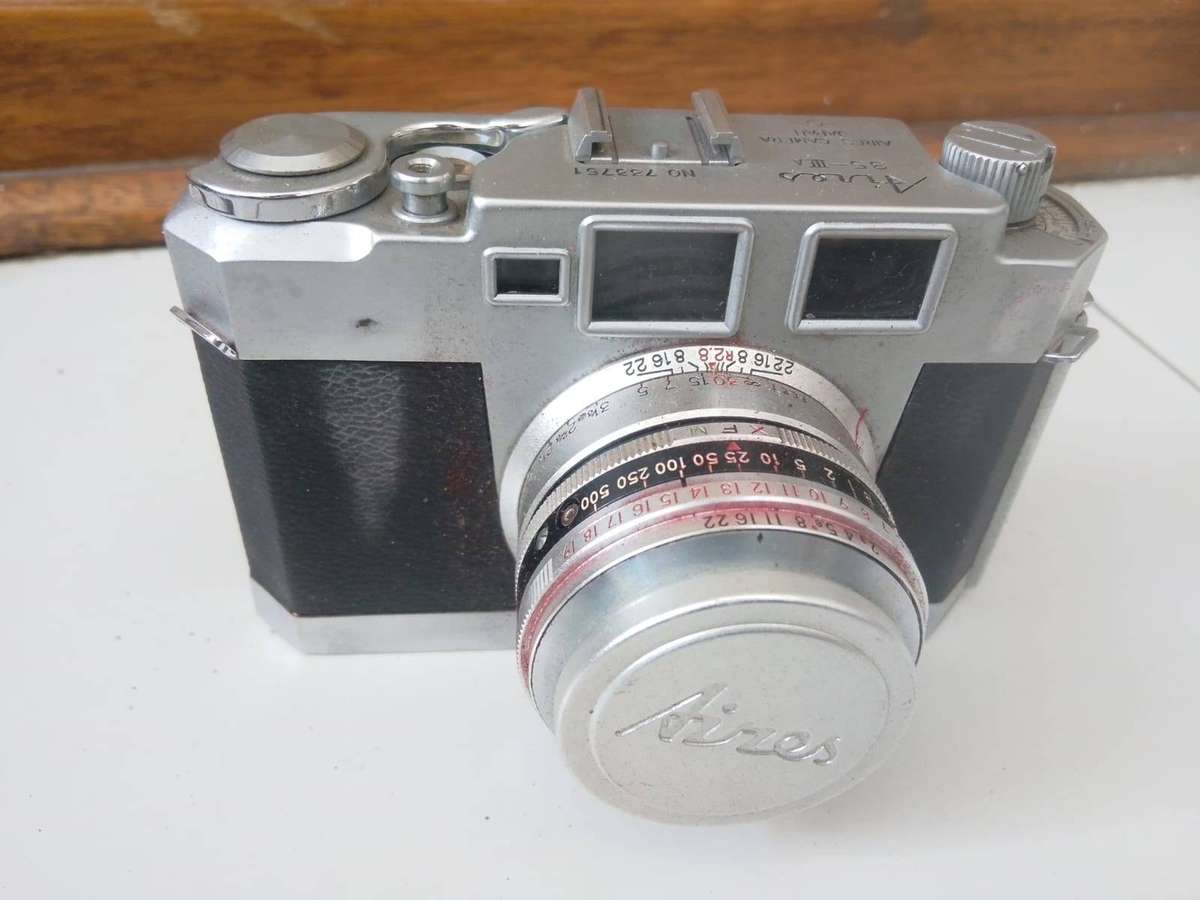 Collectors Vintage Aires 35-IIIA Camera
