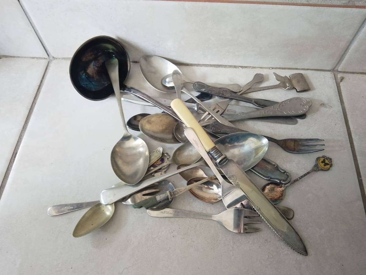 Collectors vintage assortment of cutlery