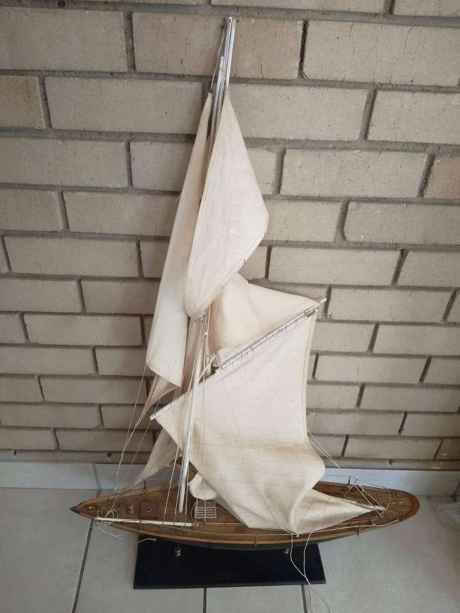 Collectors Vintage Model Sail Boat
