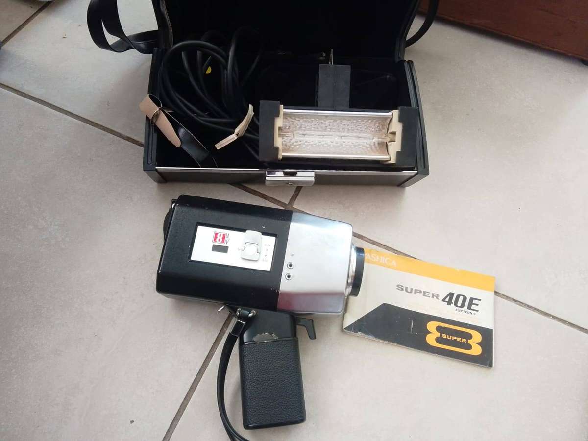 Collectors Yashica super 40-E Film Camera