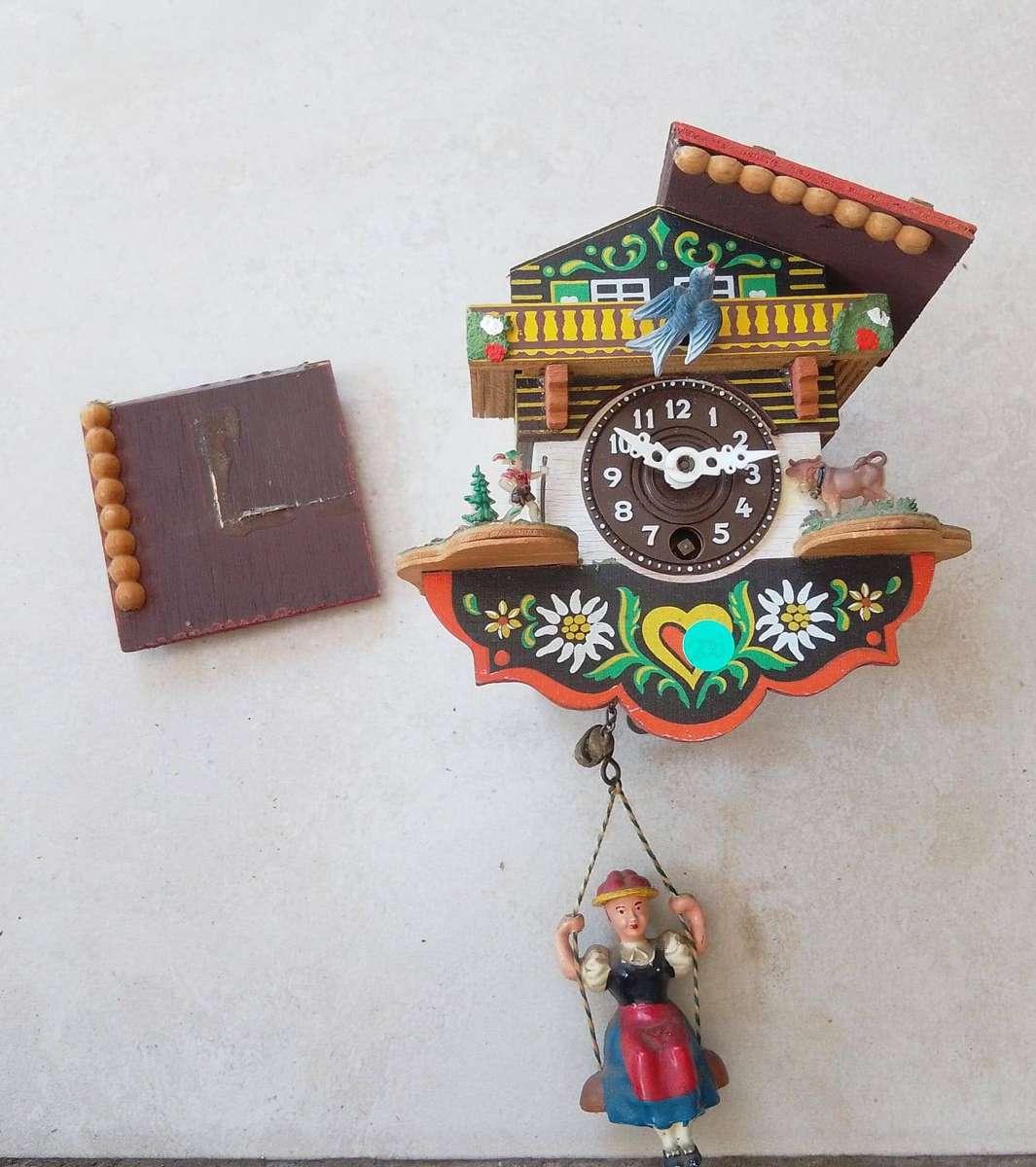 Vintage Collectors Cuckoo Clock