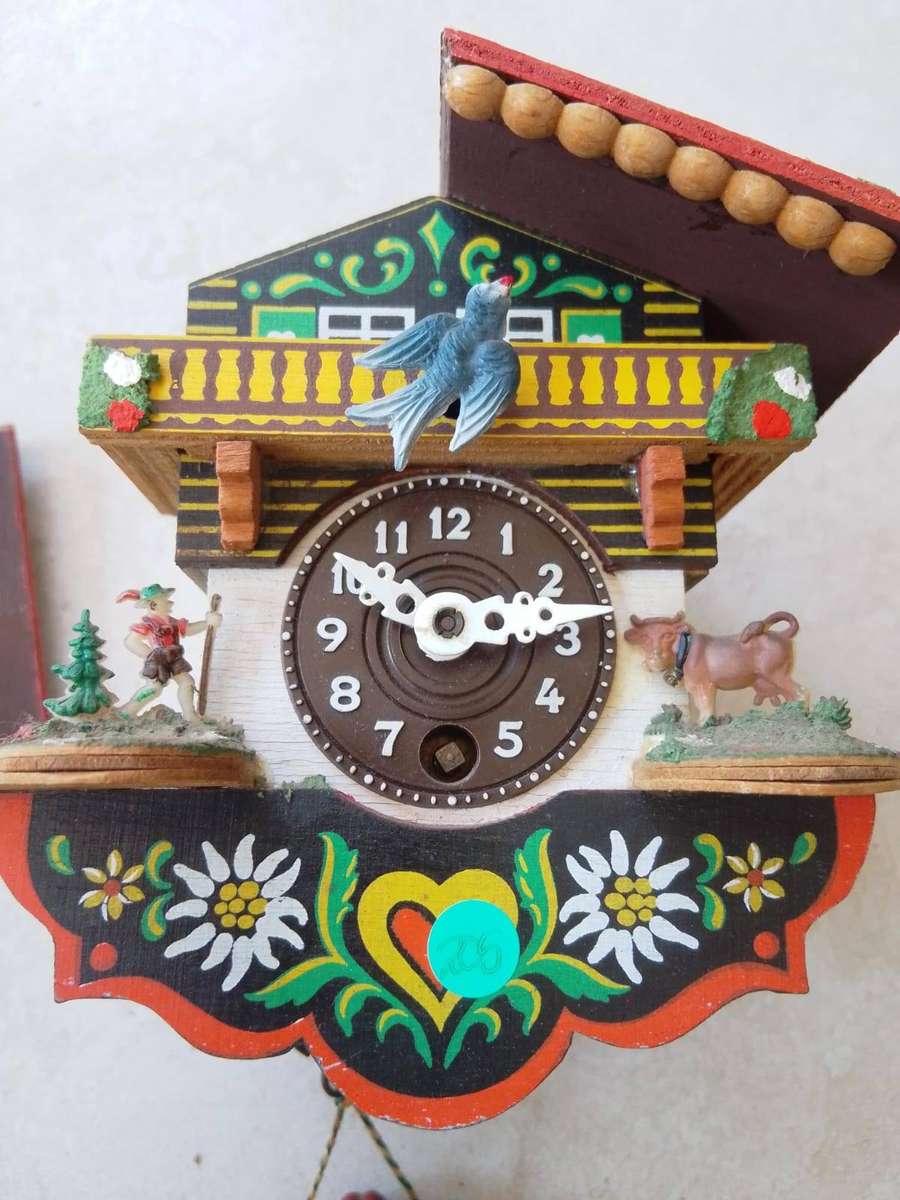 Vintage Collectors Cuckoo Clock