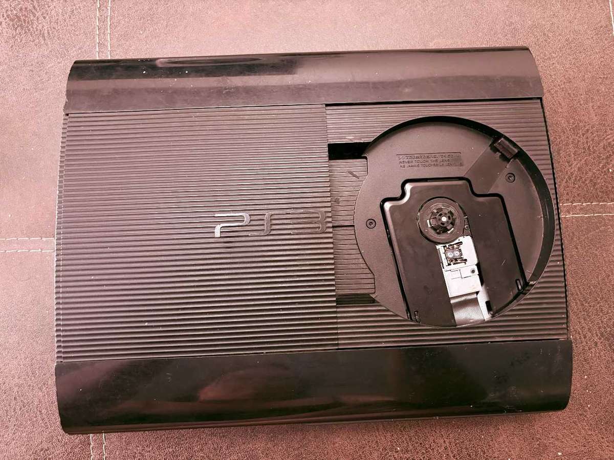 PS3 Super Slim modded with Hen