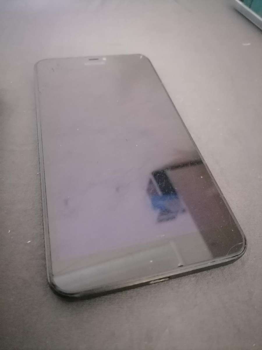 Lot of 3 x cell phones - Huawei, Samsung, Microsoft - Sold as is - One bid for the lot