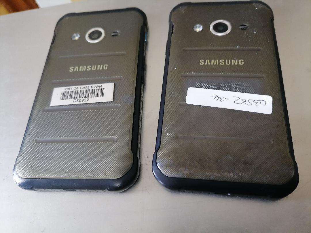 LOT OF 2 X SAMSUNG XCOVER 3 SMART PHONE*SOLD AS IS*ONE BID FOR BOTH