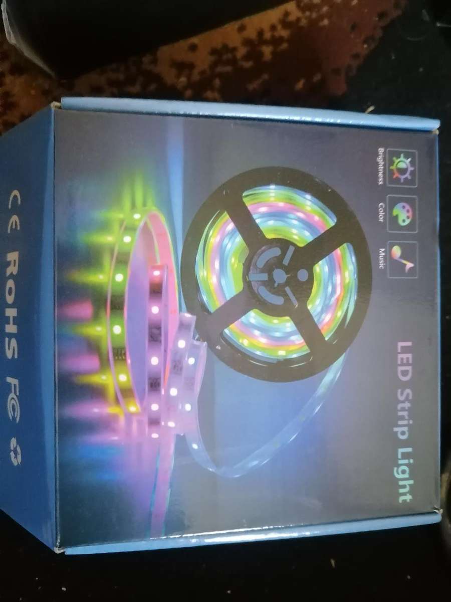 *WEEKEND SPECIAL*LOT OF ELECTRONICS*LOOKS NEW, NOT TESTED*ONE BID FOR LOT**