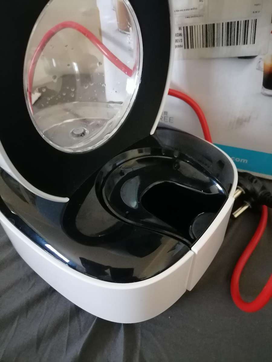 NESTLE DOLCE GUSTO LUMIO COFFEE MACHINE, LEAVER MISSING ON TOP**