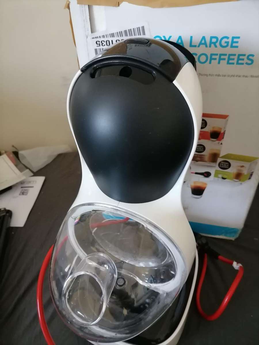 NESTLE DOLCE GUSTO LUMIO COFFEE MACHINE, LEAVER MISSING ON TOP**