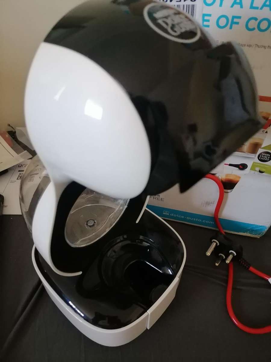 NESTLE DOLCE GUSTO LUMIO COFFEE MACHINE, LEAVER MISSING ON TOP**