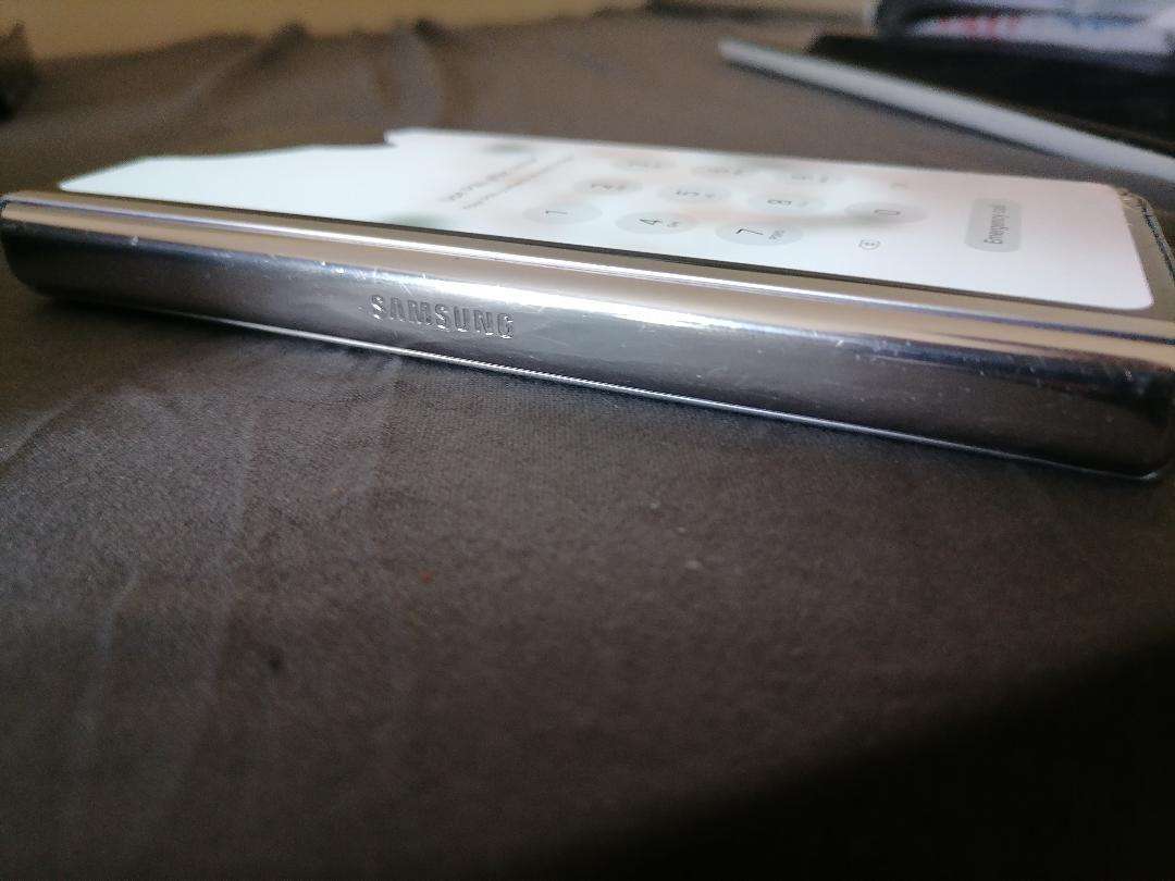 *SAMSUNG GALAXY Z FOLD 3 IN BOX* SOLD AS IS*READ AD*OVER R20 000 RETAIL PRICE*