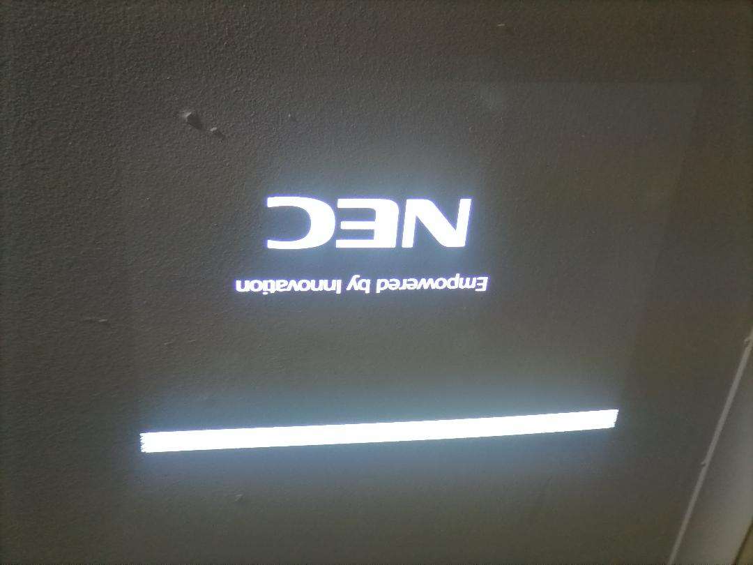 TOP QUALITY DELL V260 3D READY DLP PROJECTOR WITH POWER CORD