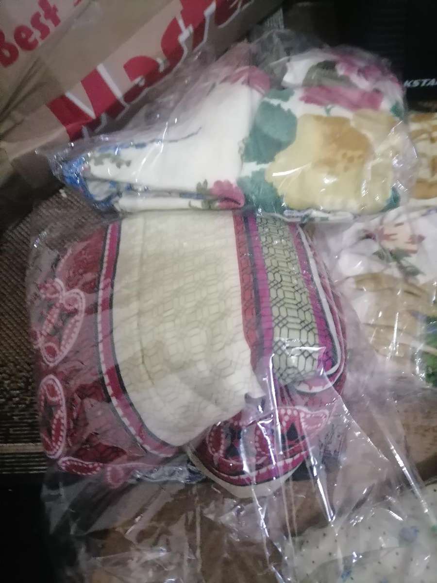 *WEEKEND SPECIAL*LAST OF THIS LOT*Pillow Cases, Normal Size + Continental Size, One Bid for the Lot