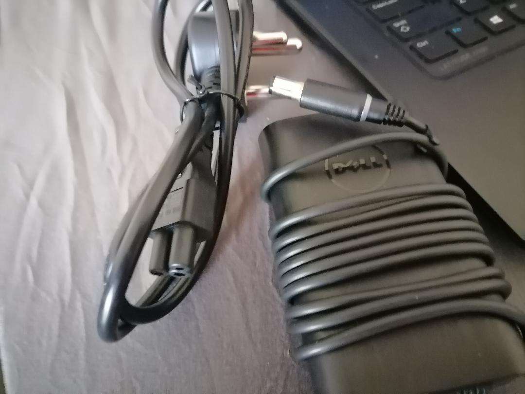 REFURBISHED i5 DELL LATITUDE E7450 5TH GEN ,8GB RAM,500GB HDD,SIM SLOT,BATTERY 100%ORIGINAL,CHARGER