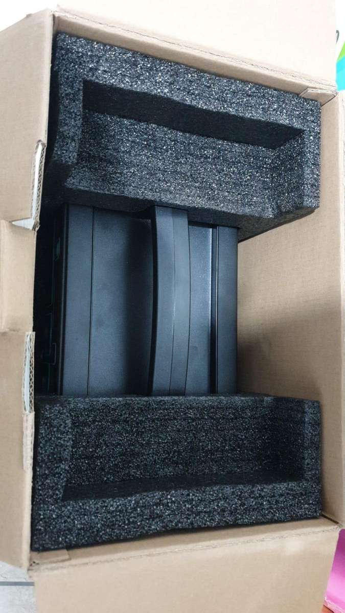 *WEEKEND SPECIAL**POWERUP 500W 518Wh LITHIUM-ION PORTABLE POWER STATION IN BOX WITH ACCESSORIES*