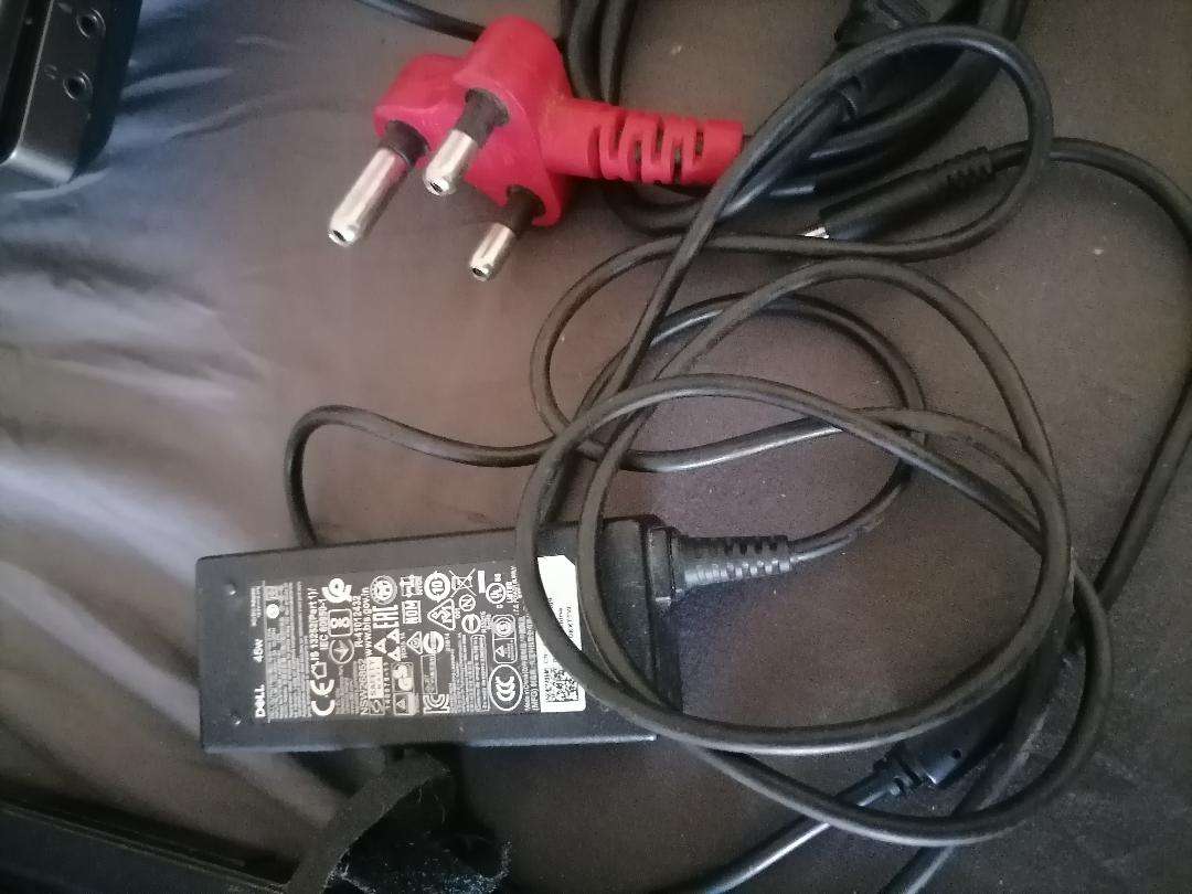 REFURBISHED i5 7TH GEN DELL VOSTRO 15 3000 SERIES, 2.5GHZ,8GB RAM,500GB HDD,W10/OFFICE,CHARGER*