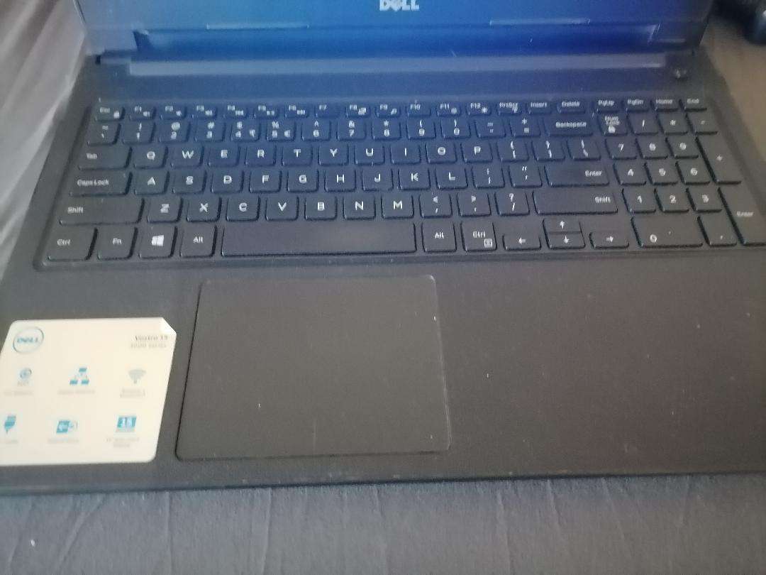 REFURBISHED i5 7TH GEN DELL VOSTRO 15 3000 SERIES, 2.5GHZ,8GB RAM,500GB HDD,W10/OFFICE,CHARGER*