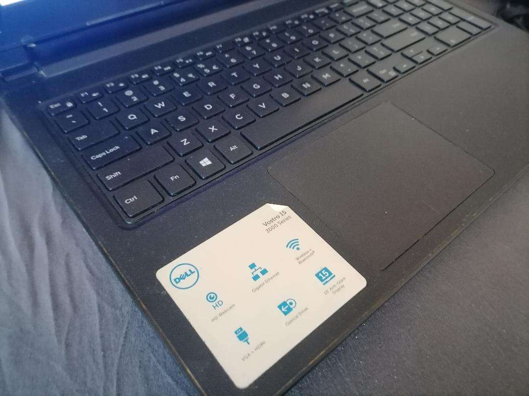 REFURBISHED i5 7TH GEN DELL VOSTRO 15 3000 SERIES, 2.5GHZ,8GB RAM,500GB HDD,W10/OFFICE,CHARGER*