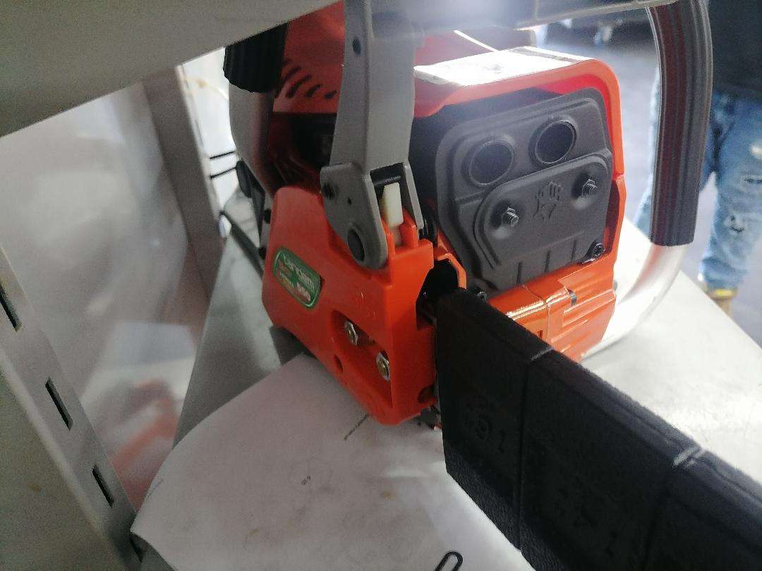 *PRE BLACK FRIDAY SPECIAL*TANDEM 55CC CHAINSAW WITH CHAIN/BAR IN BOX,TOOLS