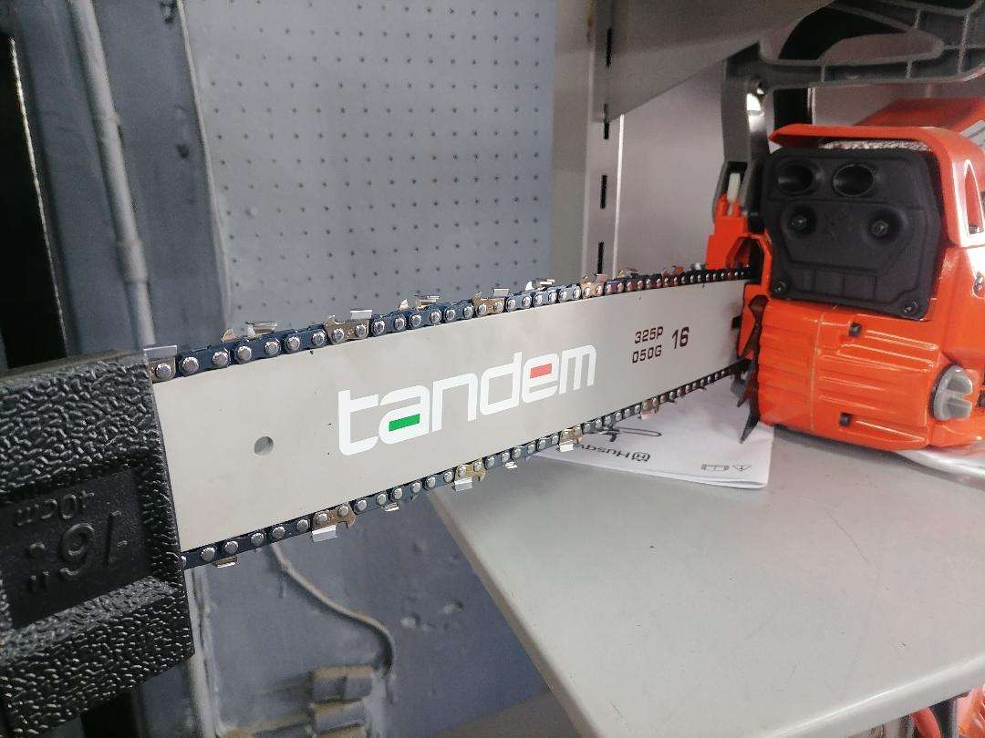 *PRE BLACK FRIDAY SPECIAL*TANDEM 55CC CHAINSAW WITH CHAIN/BAR IN BOX,TOOLS