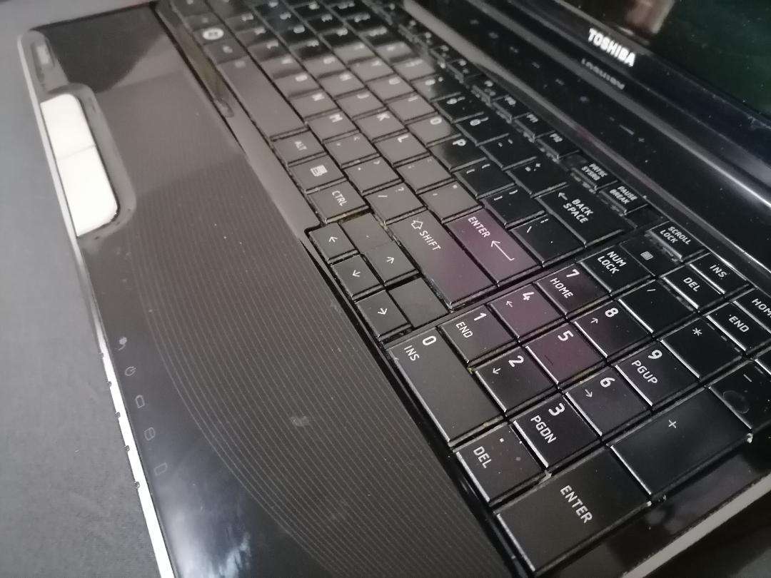 *TOSHIBA SATELITE A500 LAPTOP WITH HARMON KARDON SOUND.HDD NOT DETECTED*