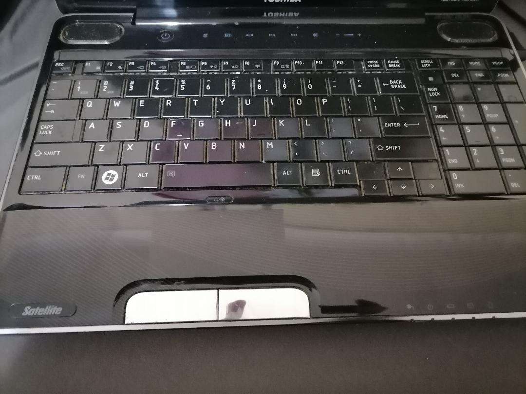 *TOSHIBA SATELITE A500 LAPTOP WITH HARMON KARDON SOUND.HDD NOT DETECTED*