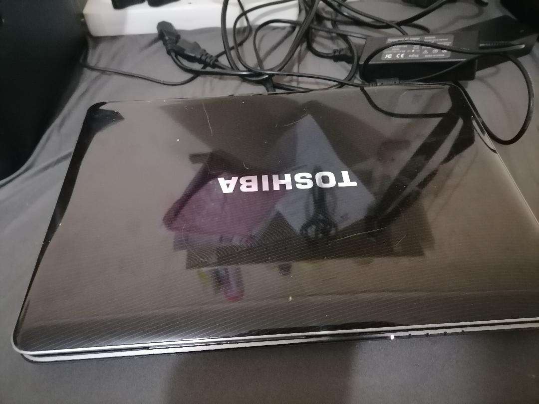 *TOSHIBA SATELITE A500 LAPTOP WITH HARMON KARDON SOUND.HDD NOT DETECTED*