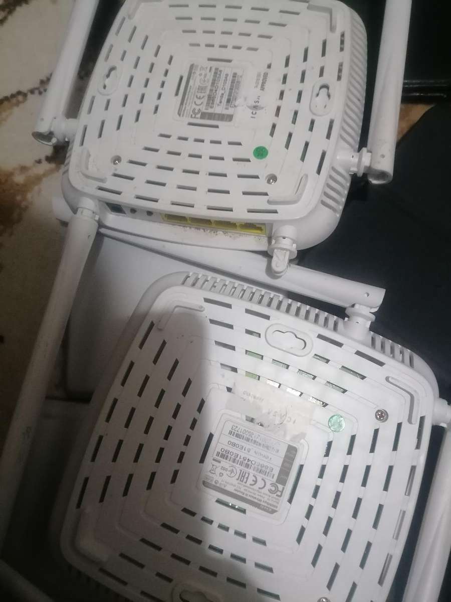 LOT OF WIFI ROUTERS,APPLE IPAD,LENOVO YOGA TABLET,POUCHES ETC*sold as is*one bid for lot*