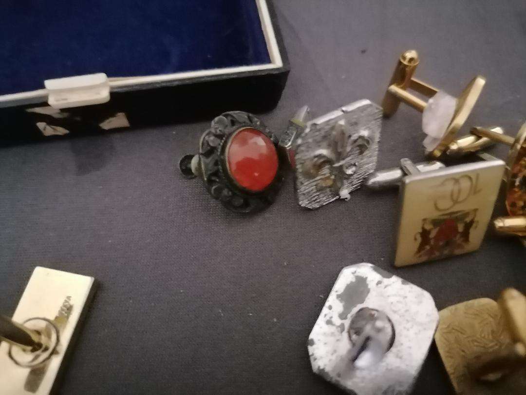 *LOT OF CUFFLINKS,WATCH,RINGS ETC*