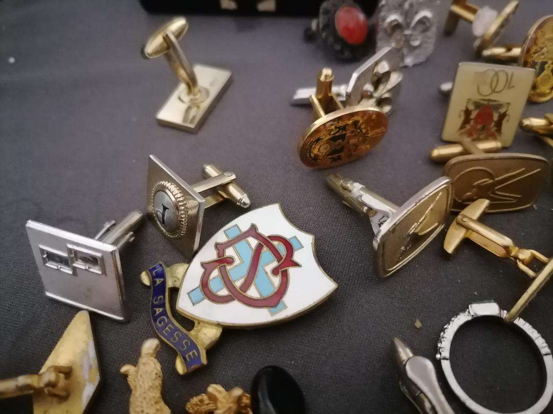 *LOT OF CUFFLINKS,WATCH,RINGS ETC*