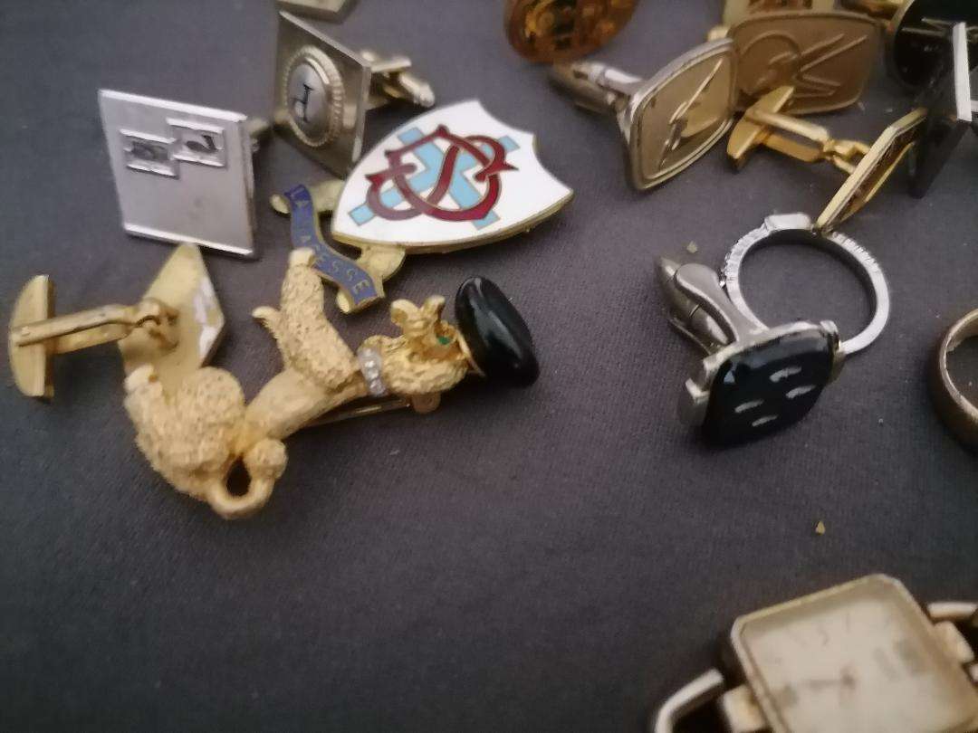 *LOT OF CUFFLINKS,WATCH,RINGS ETC*