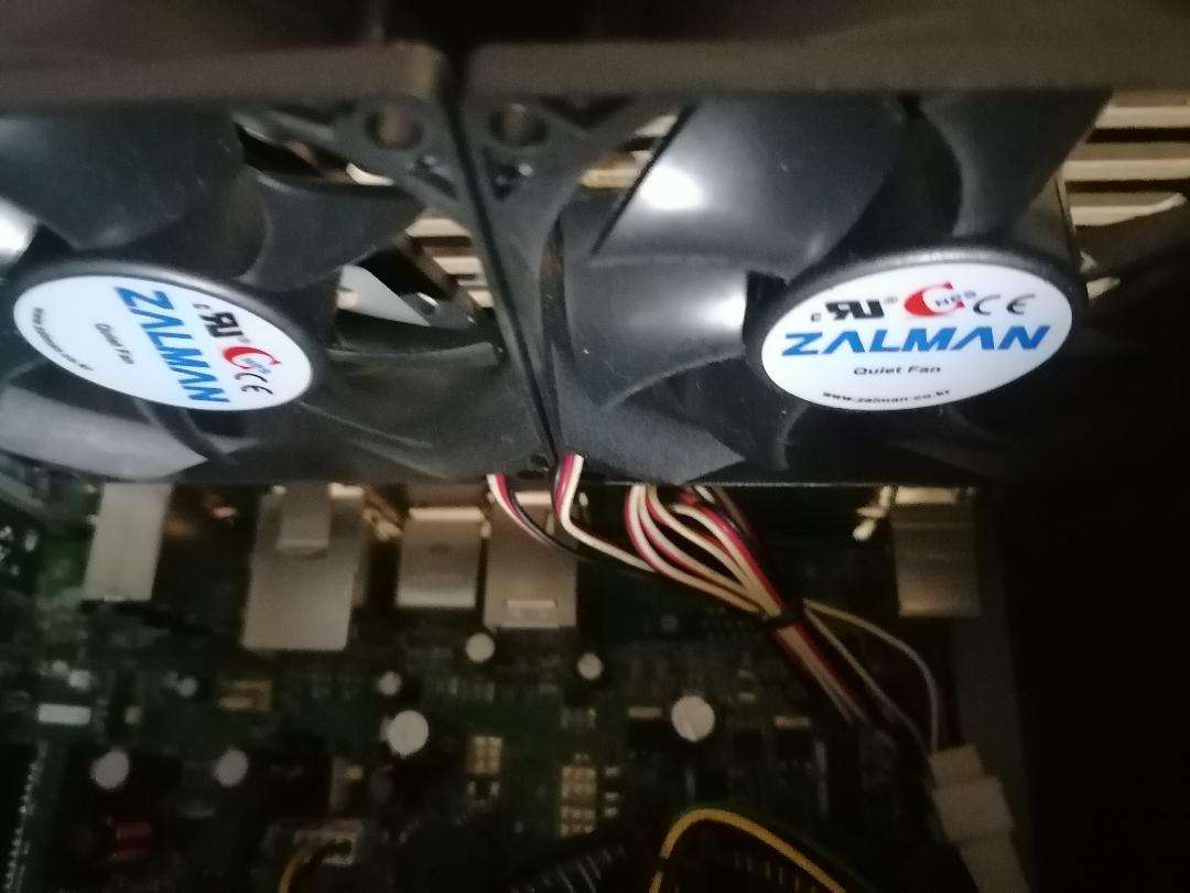 ZALMAN DD160XT HTPC HOME THEATRE ENCLOSURE PC WITH 7 INCH TOUCH SCREEN*POWERS ON AND OFF**