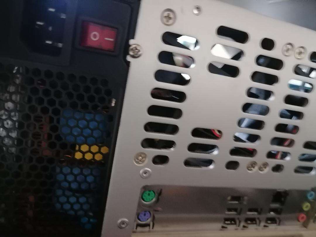 ZALMAN DD160XT HTPC HOME THEATRE ENCLOSURE PC WITH 7 INCH TOUCH SCREEN*POWERS ON AND OFF**