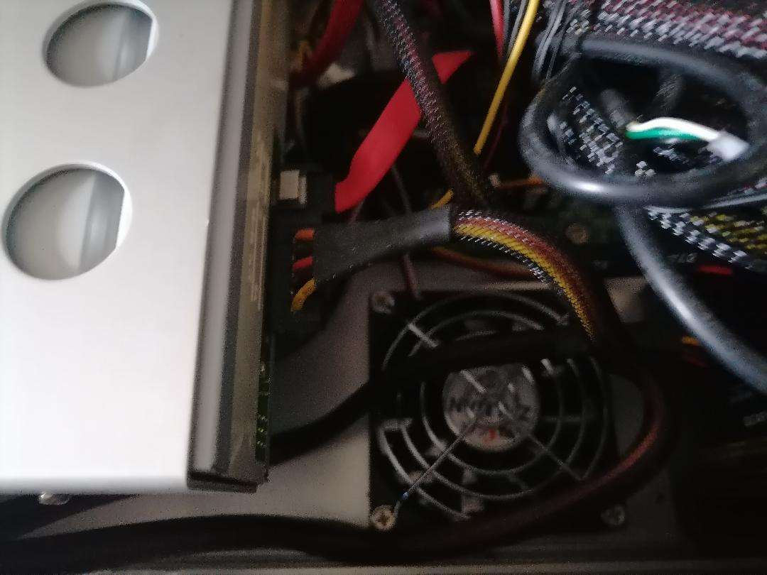 ZALMAN DD160XT HTPC HOME THEATRE ENCLOSURE PC WITH 7 INCH TOUCH SCREEN*POWERS ON AND OFF**