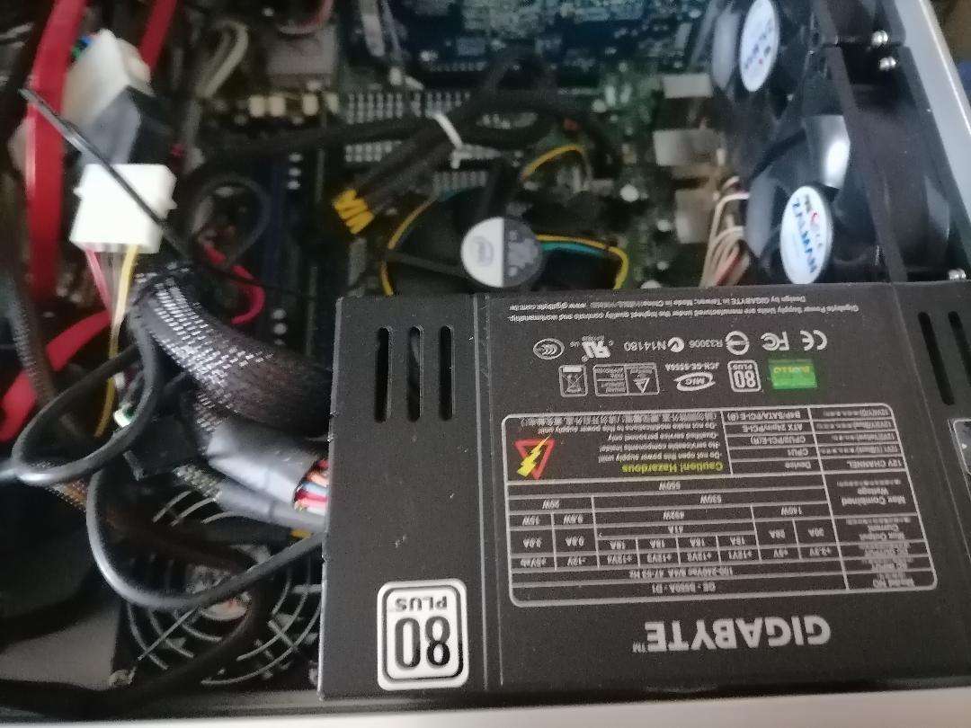 ZALMAN DD160XT HTPC HOME THEATRE ENCLOSURE PC WITH 7 INCH TOUCH SCREEN*POWERS ON AND OFF**