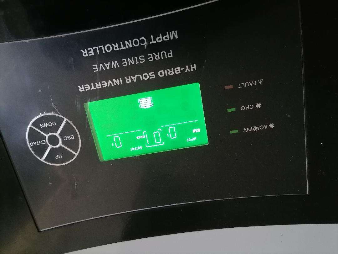 ACDC DYNAMICS HYBRID SOLAR 3KVA INVERTER*POWERS ON(FAN ERROR)ONE FAN BROKEN)