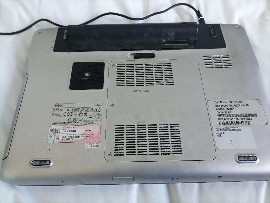 i5 DELL XPS LAPTOP WITH JBL SOUND BUILT IN*4GB RAM, 500GB HDD, W10/OFFICE*must be plugged in*