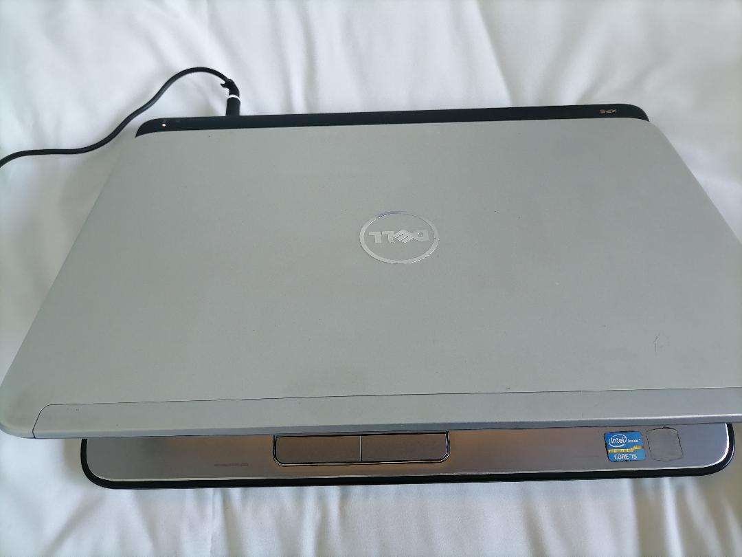 i5 DELL XPS LAPTOP WITH JBL SOUND BUILT IN*4GB RAM, 500GB HDD, W10/OFFICE*must be plugged in*