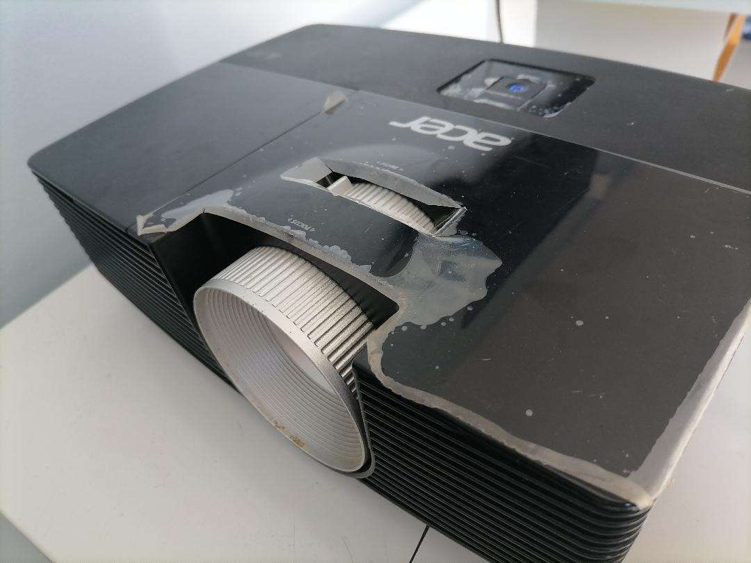 **ACER X113 3D READY PROJECTOR*TOP QUALITY**