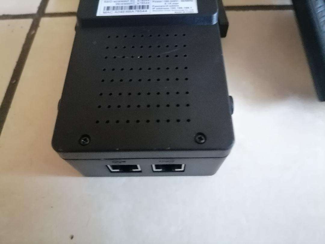 LOT OF 2 HI SPEED WIFI RANGE EXTENDERS*ONE BID FOR BOTH*WORKING**