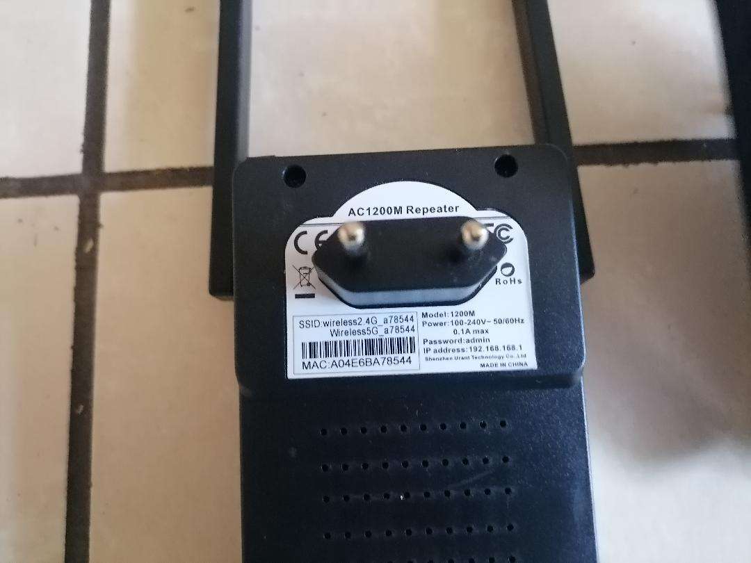 LOT OF 2 HI SPEED WIFI RANGE EXTENDERS*ONE BID FOR BOTH*WORKING**